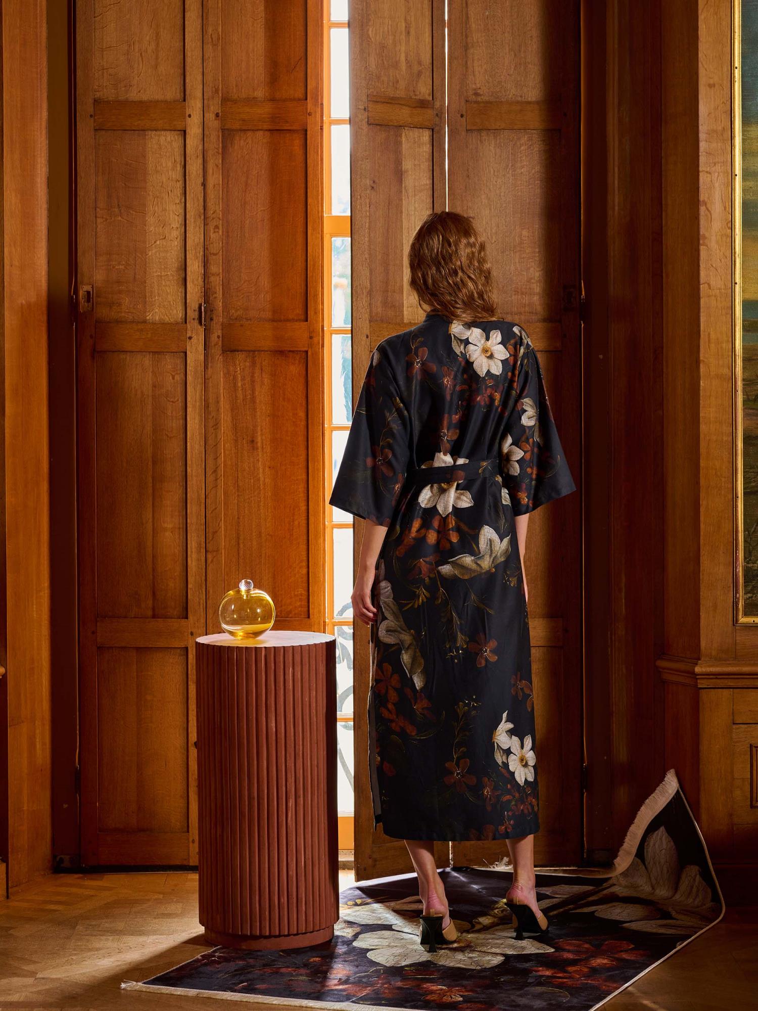 ESSENZA Jula Daffodils Reunited Schwarz Kimono M