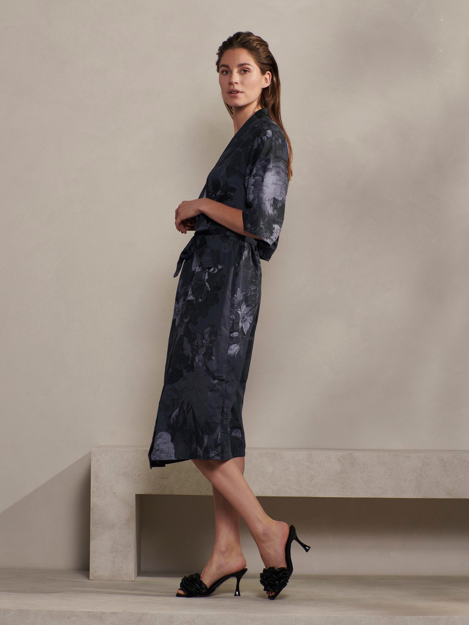 ESSENZA Sarai Flora Nightblue Kimono M